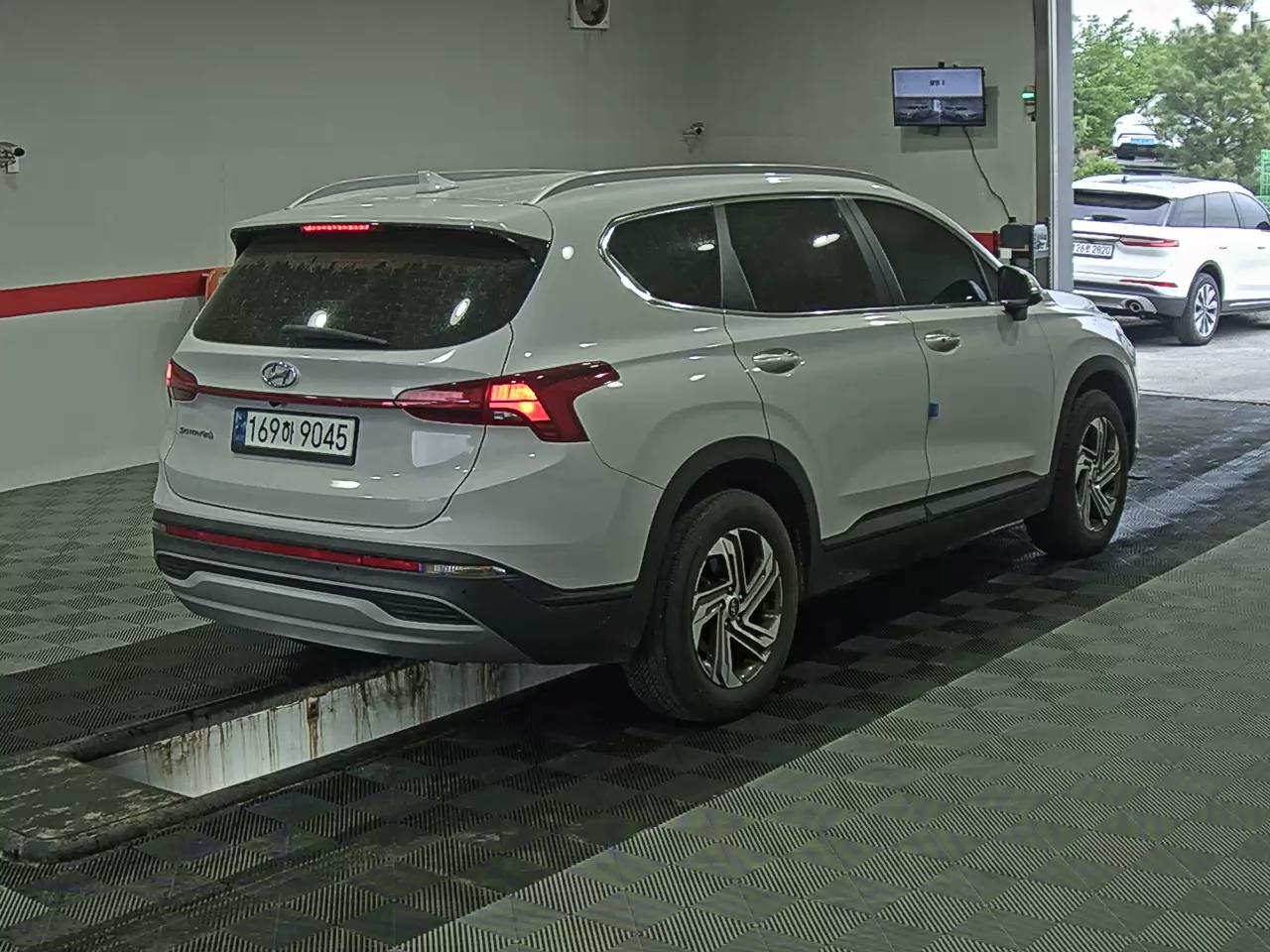 Hyundai Santa Fe 2022 - Image 4