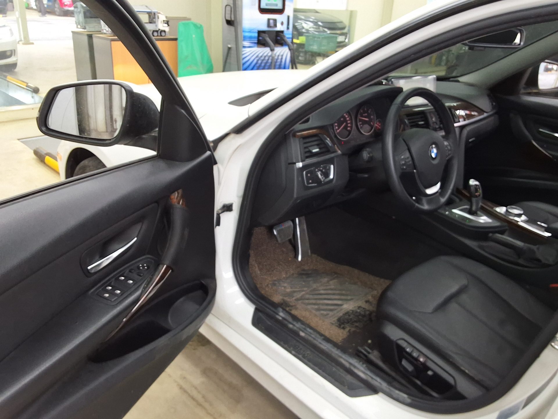 BMW 3 Series - 9