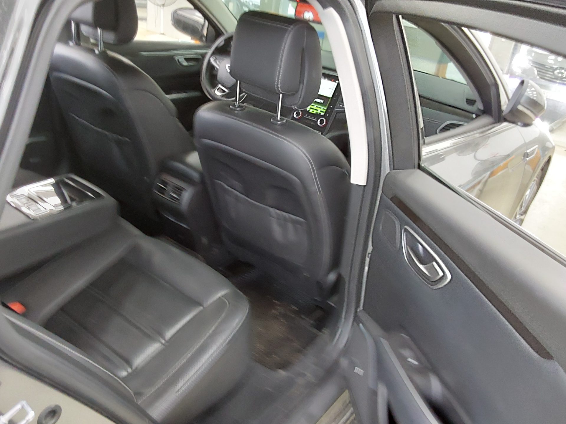 Renault Samsung SM6 2016 - Image 13
