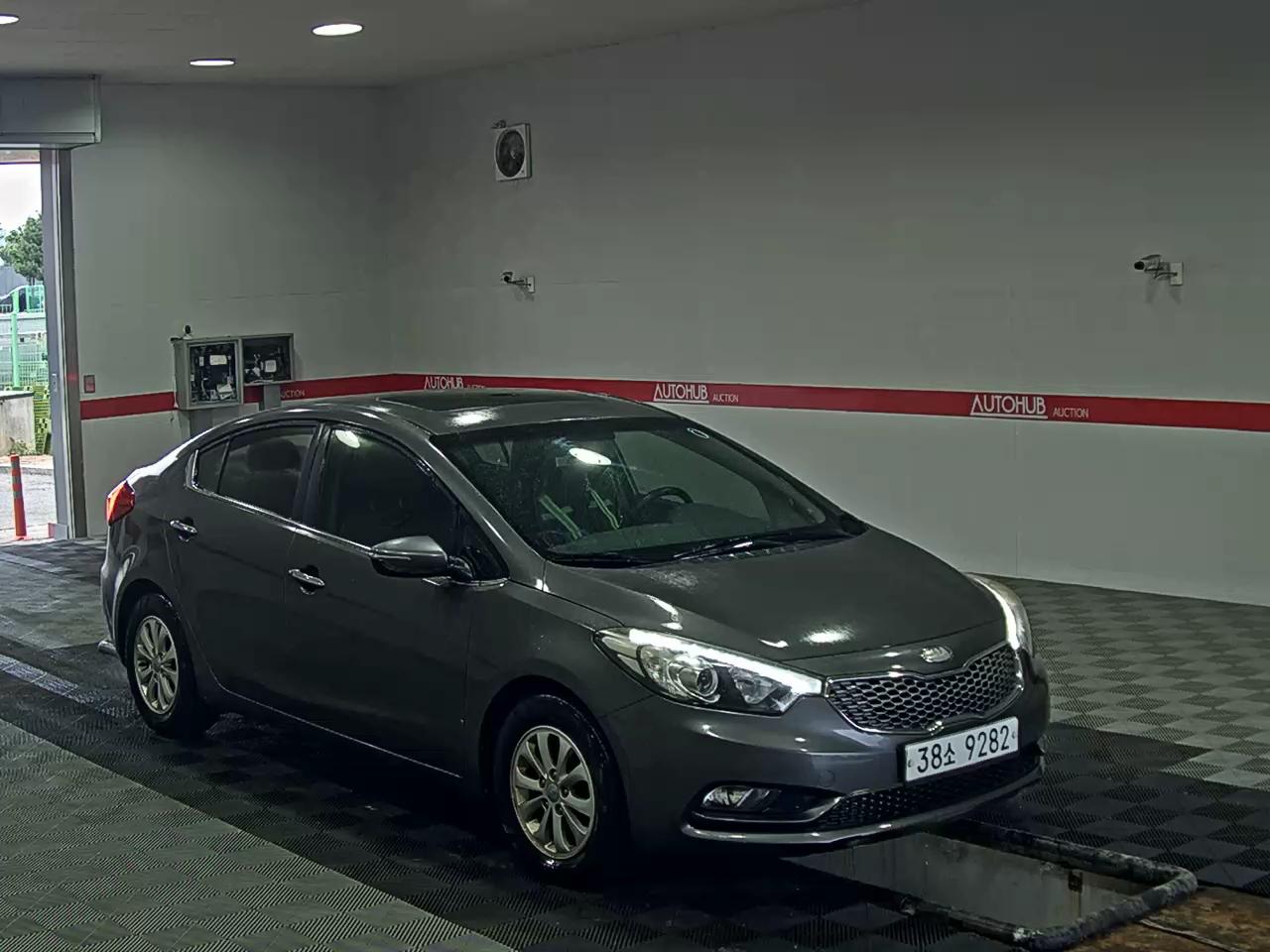 Kia K3 2013 - Image 2