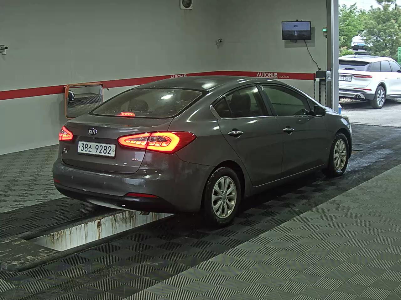 Kia K3 2013 - Image 4