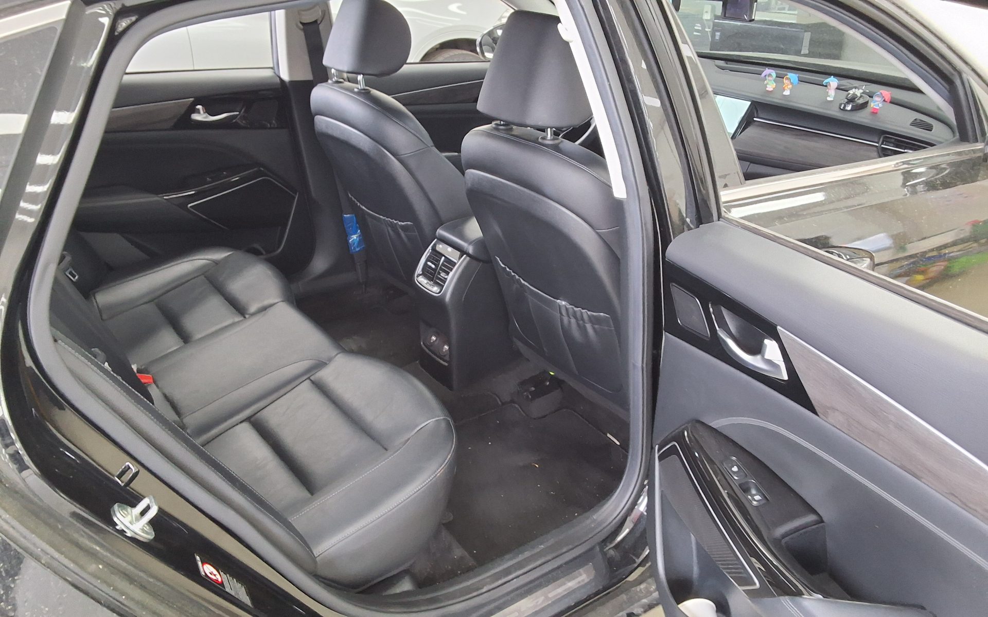 Kia K7 - 12