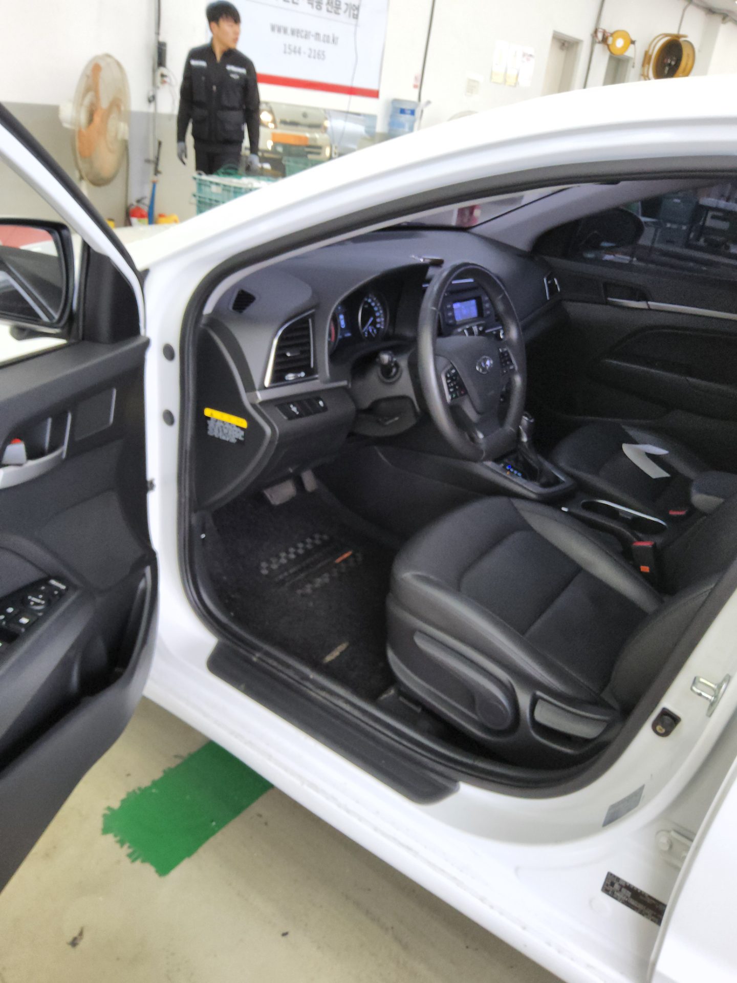 Hyundai Elantra 2016 - Image 9