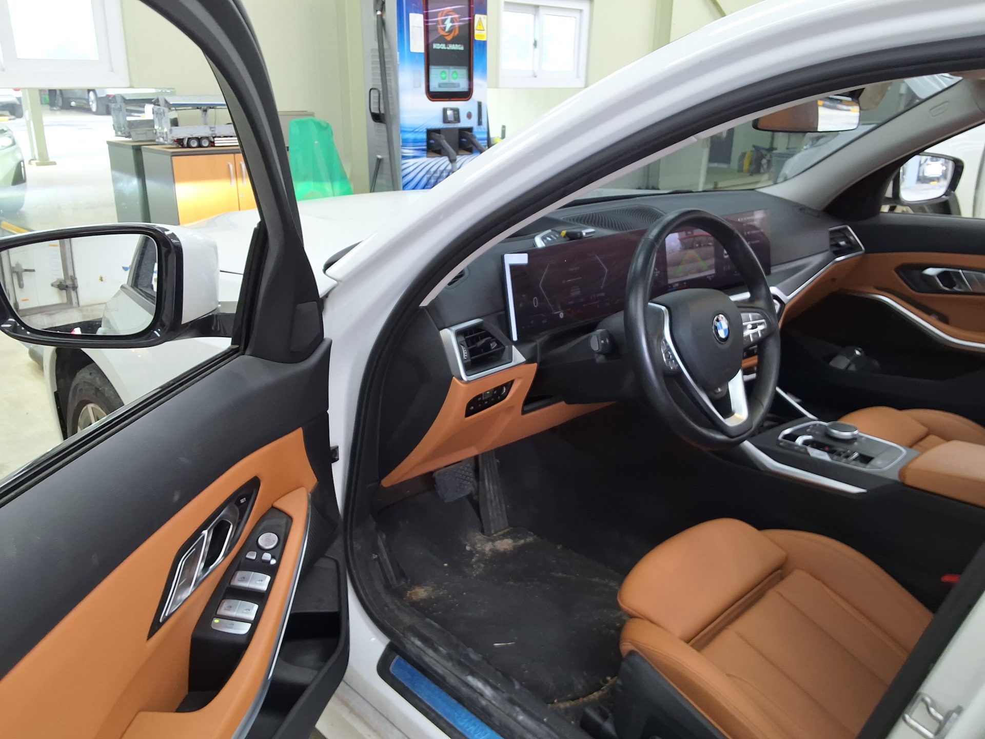 BMW 3 시리즈 2023 - 이미지 9