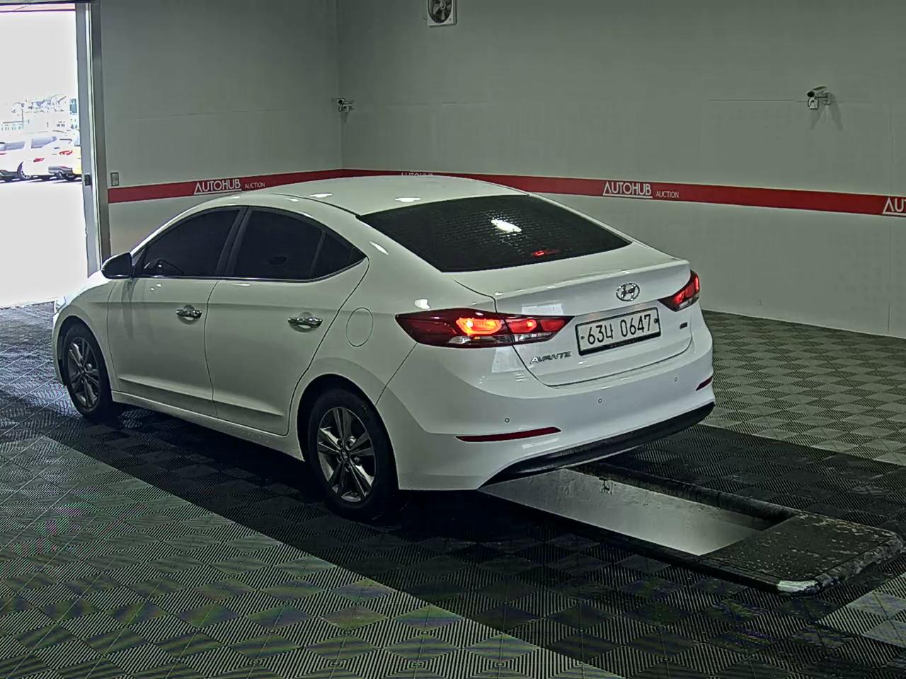 Hyundai Elantra 2016 - Image 5