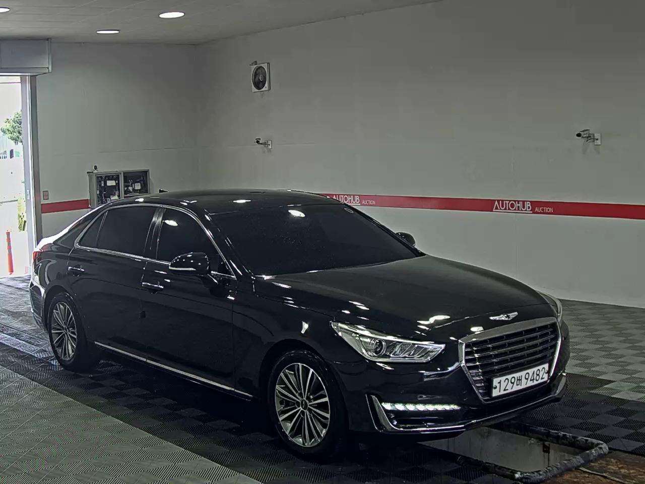 Hyundai Genesis EQ900 2018 - Image 2