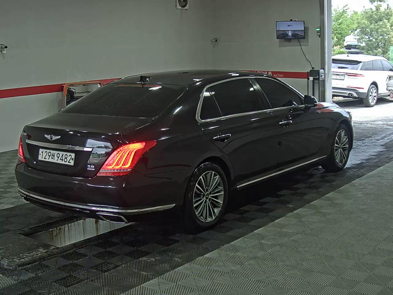 Hyundai Genesis EQ900 2018 - Image 4