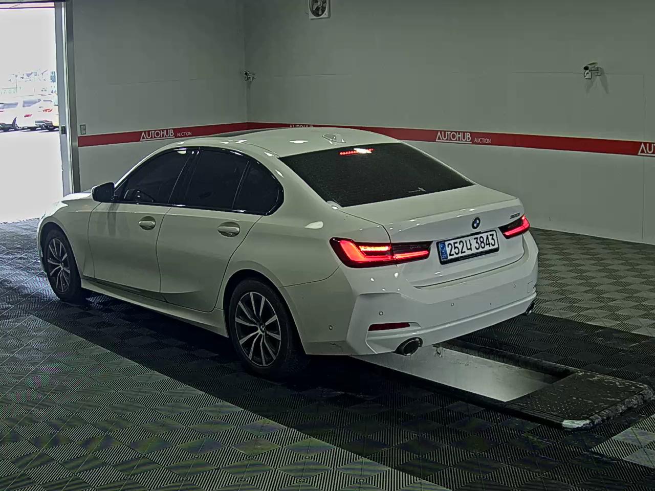 BMW 3 시리즈 2023 - 이미지 5