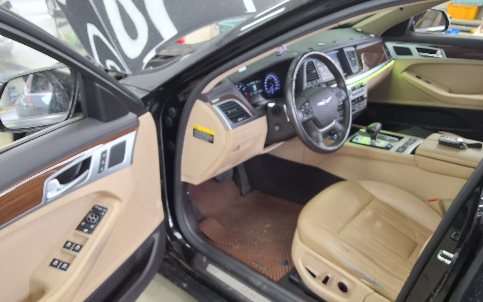 Genesis G80 2017 - Image 9
