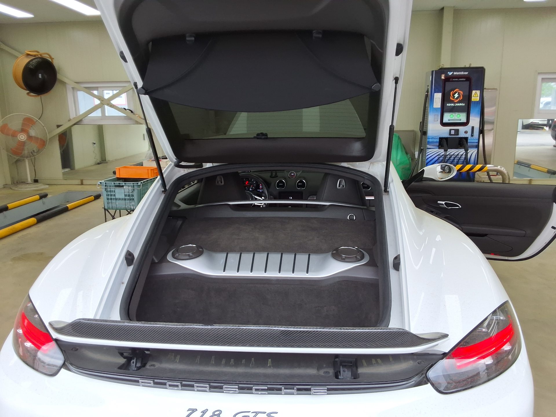 2017 - porsche cayman