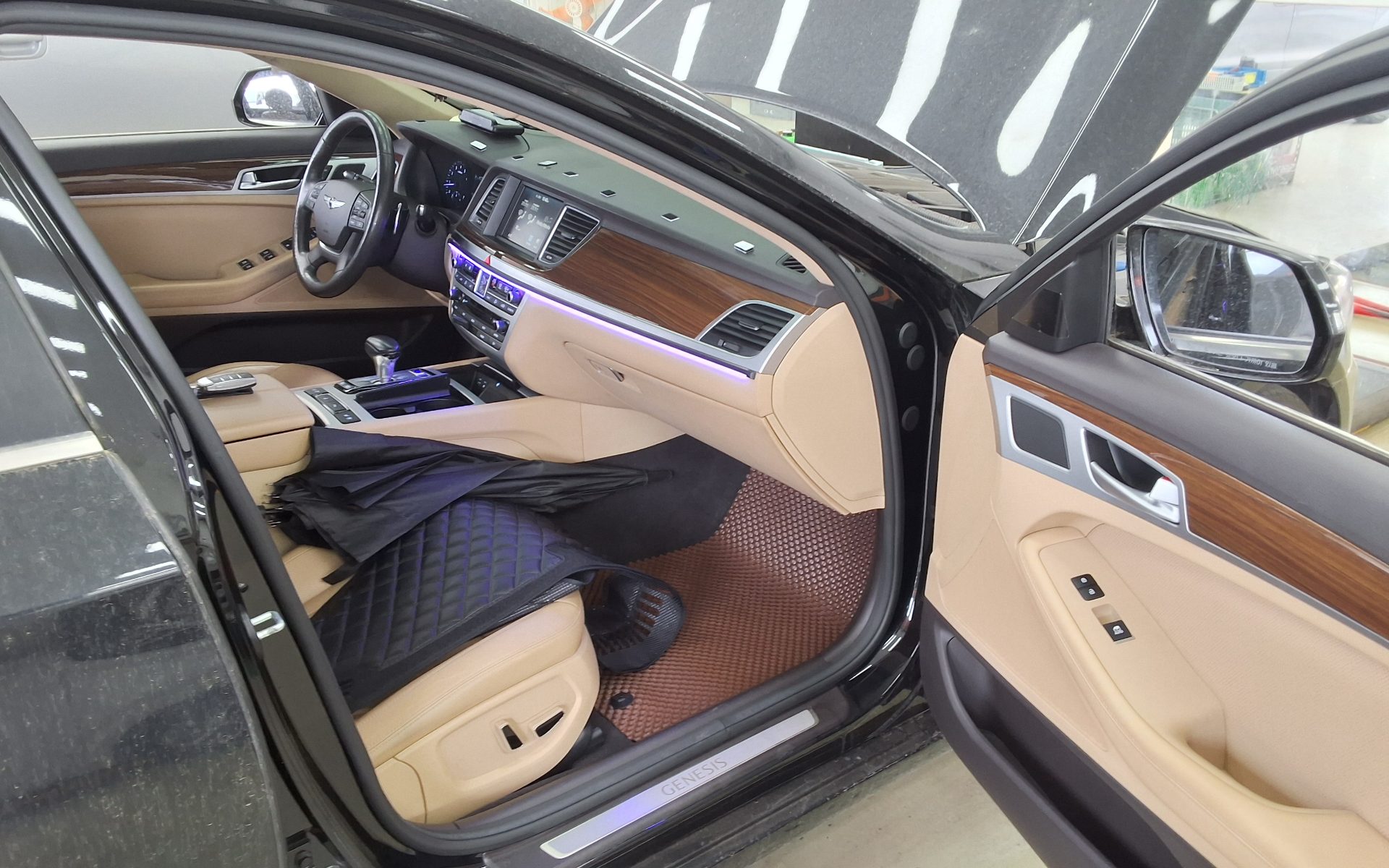 Genesis G80 2017 - Image 13
