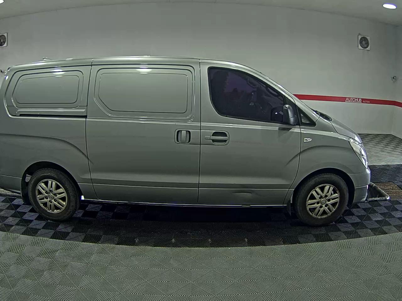 Hyundai Grand Starex 2017 - Image 3
