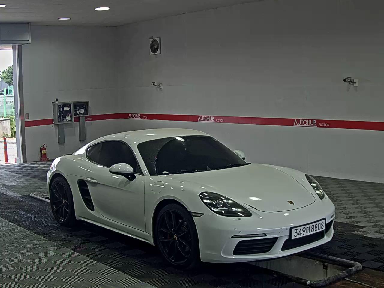 2017 - porsche cayman