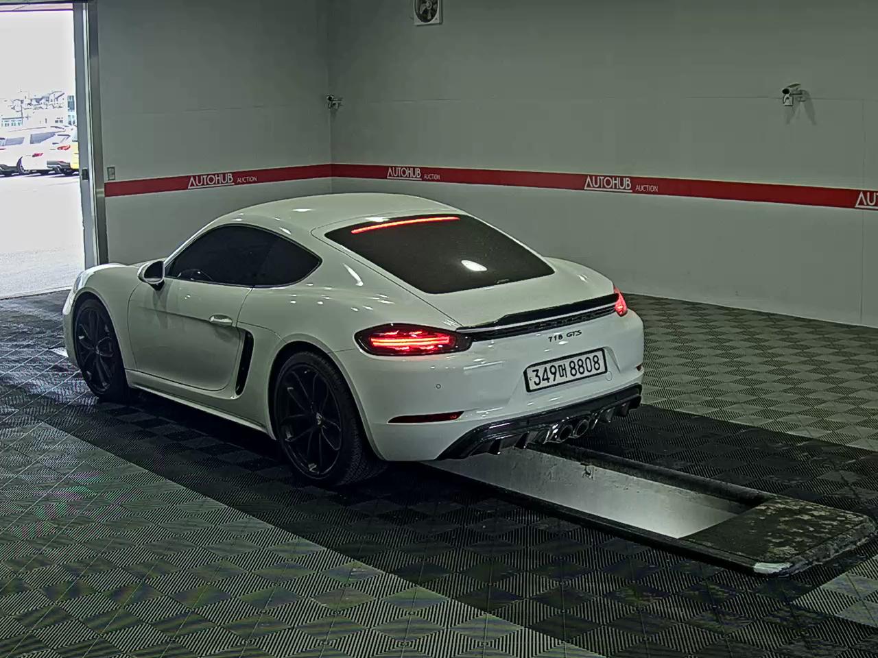2017 - porsche cayman