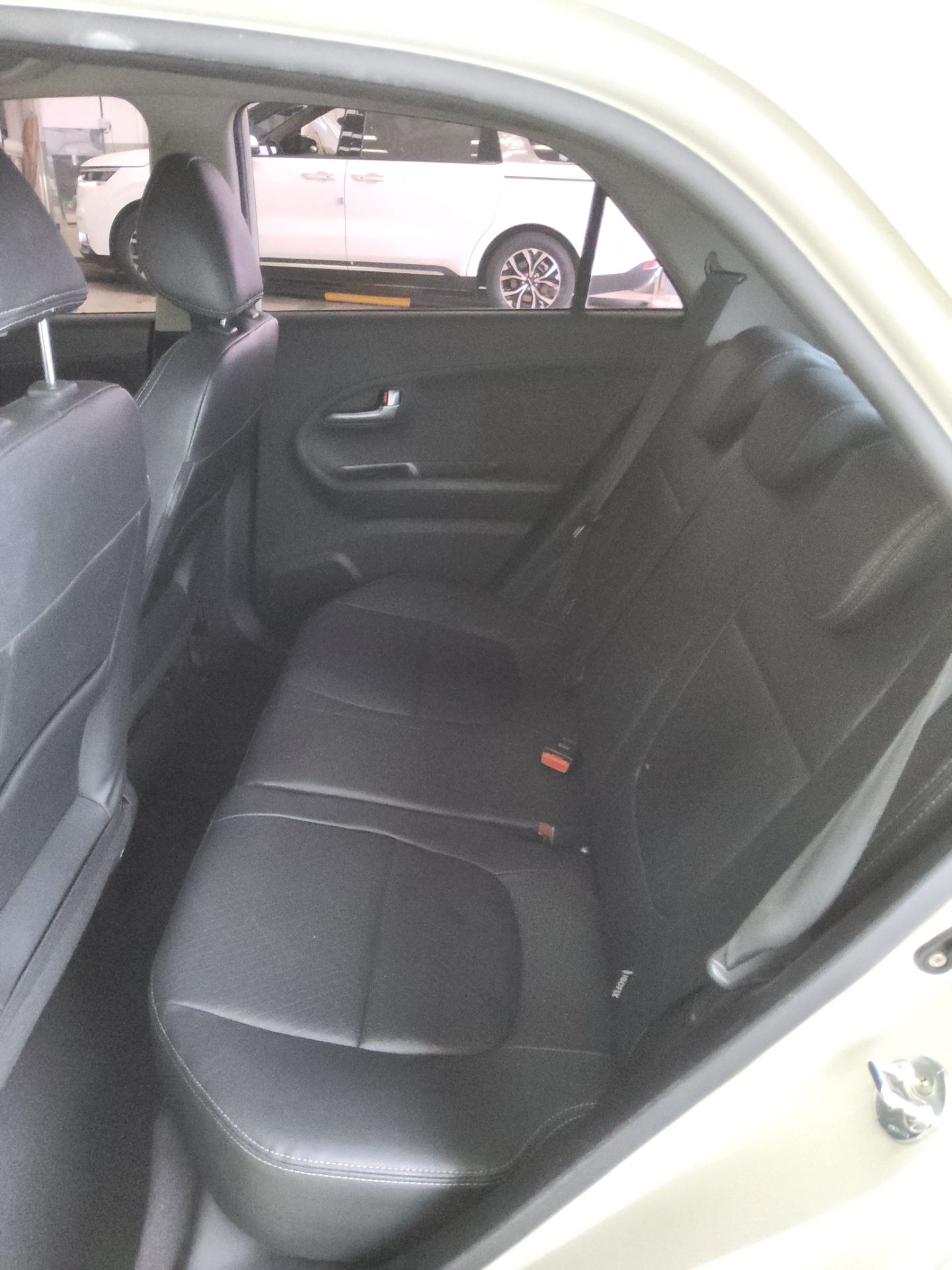 Kia Morning 2015 - Image 11