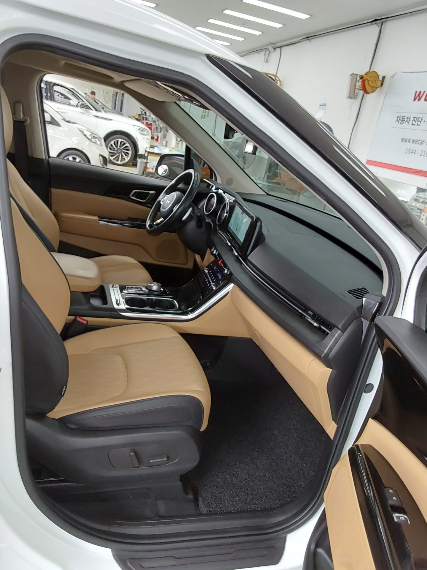 Kia SEDONA 2022 - Image 13