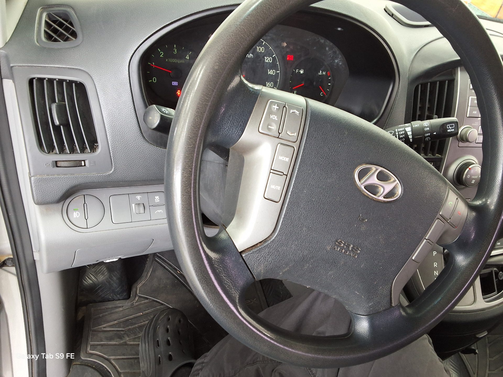 Hyundai Grand Starex 2016 - Image 16
