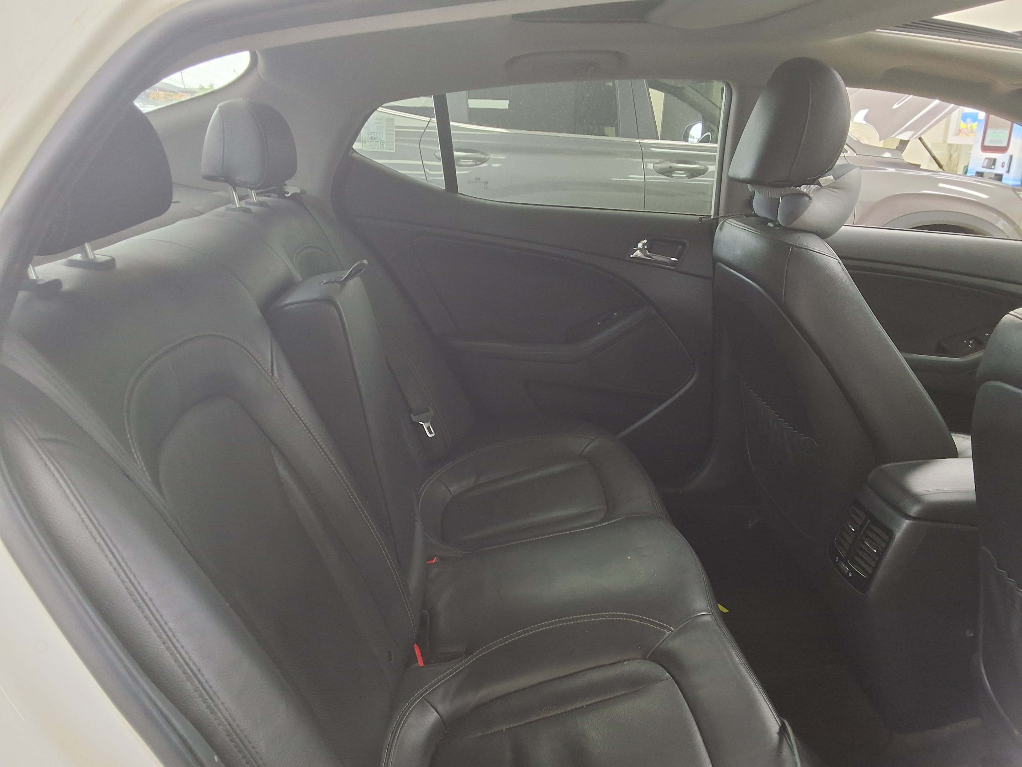 Kia K5 2011 - Image 12