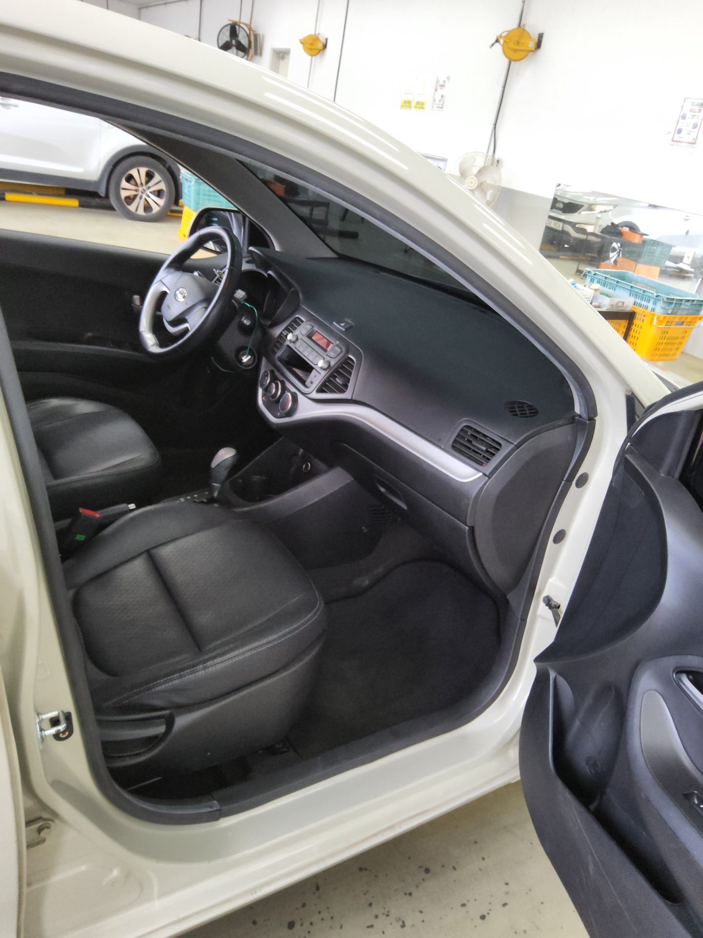 Kia Morning 2015 - Image 13