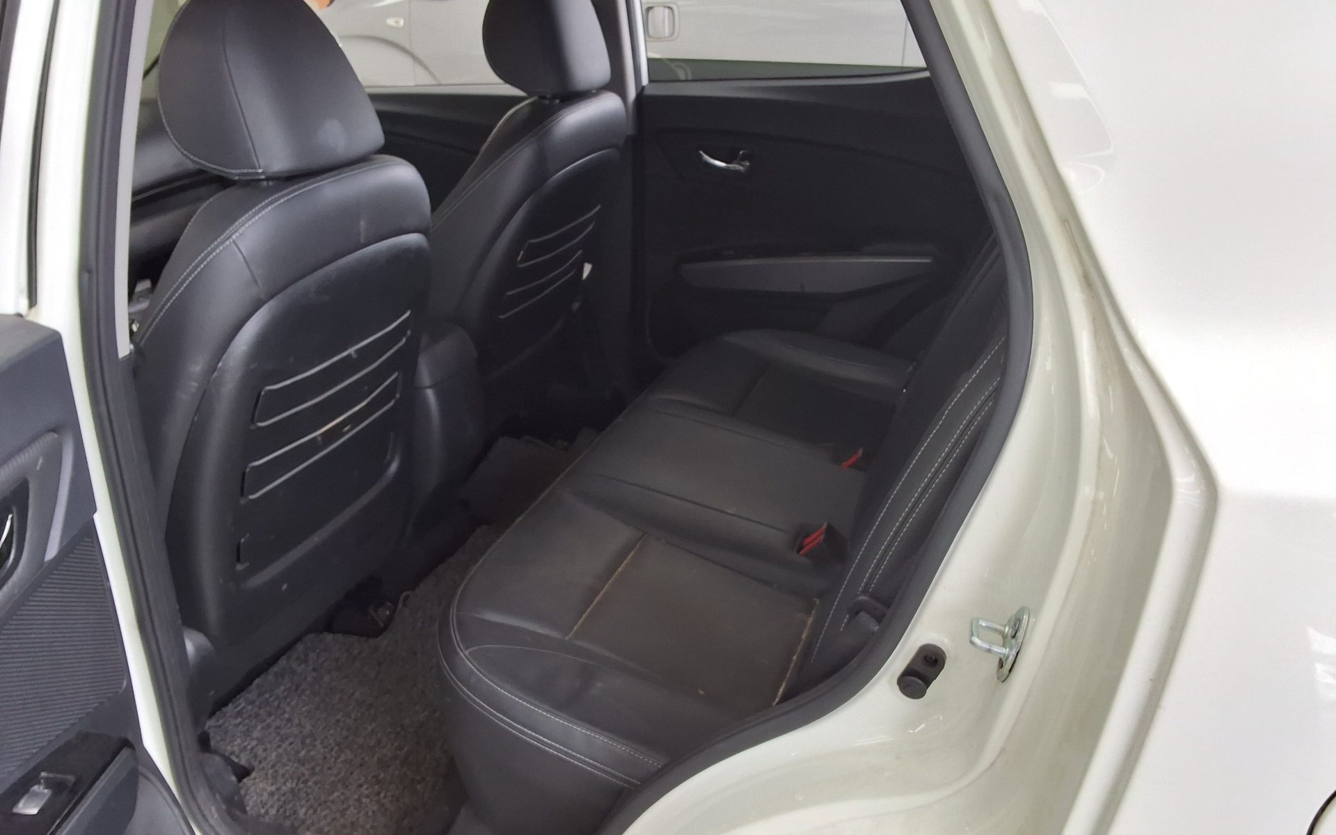 KG Mobility Tivoli 2019 - Image 11