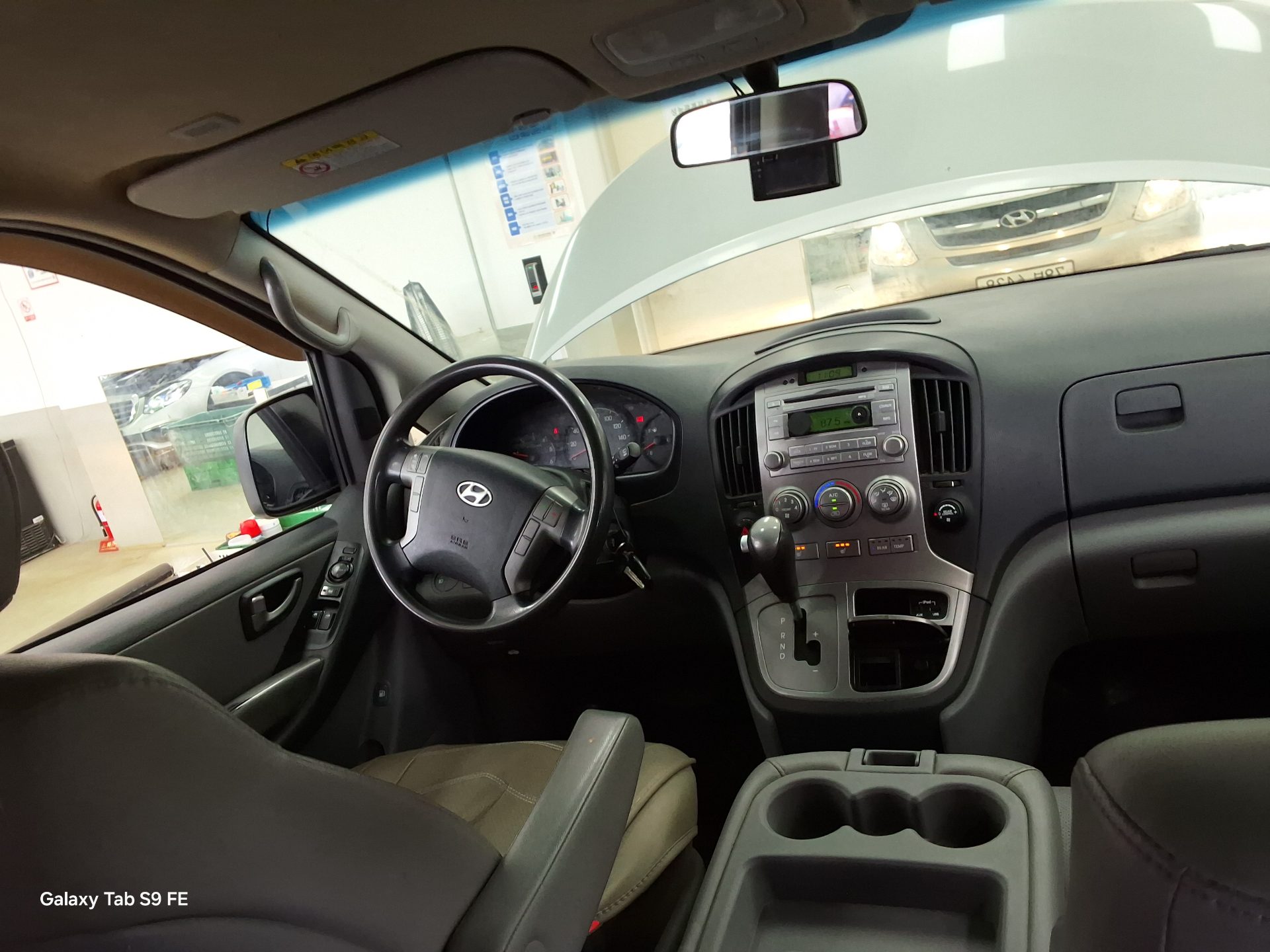Hyundai Grand Starex 2016 - Image 10