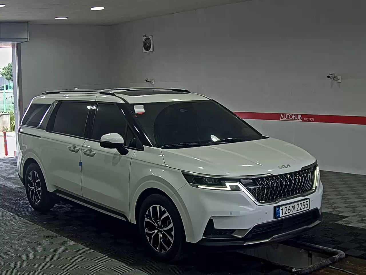 Kia SEDONA 2022 - Image 2