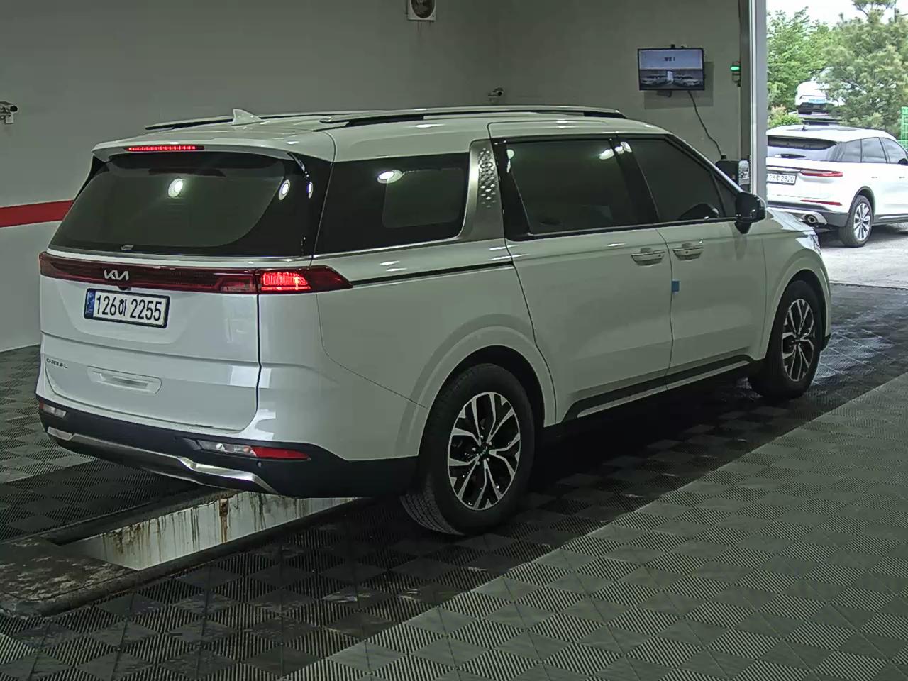 Kia SEDONA 2022 - Image 4