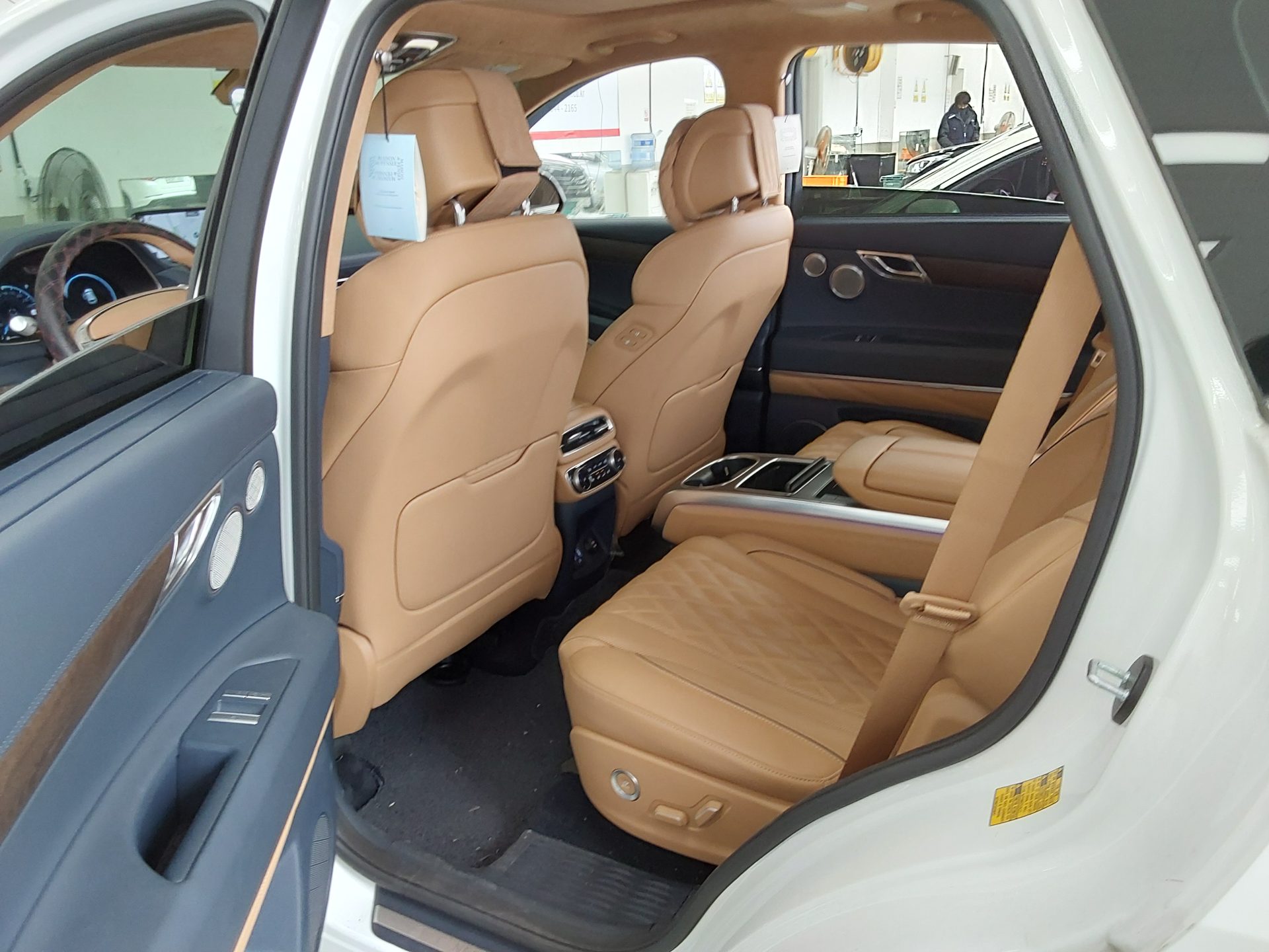2023 - genesis gv80
