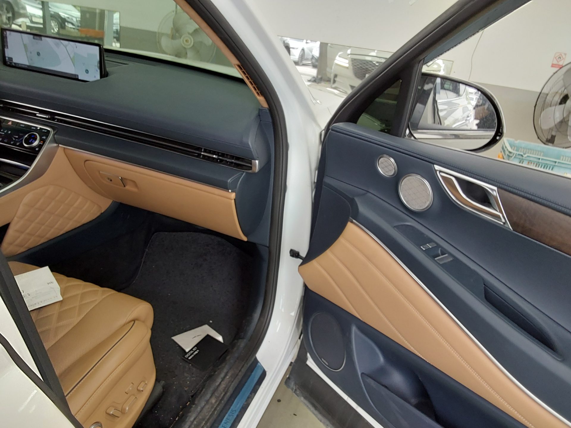 2023 - genesis gv80