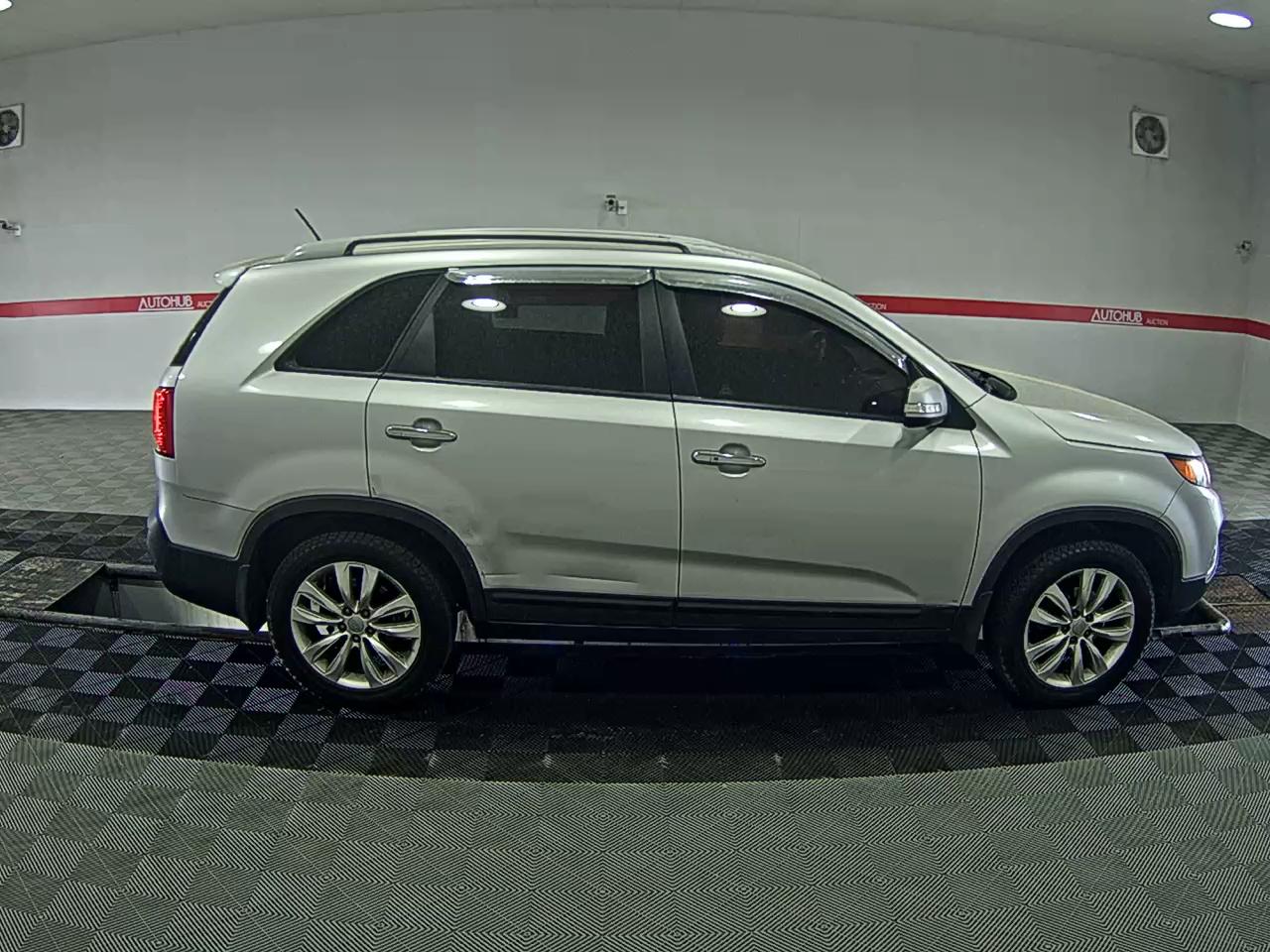 Kia Sorento 2011 - Image 3