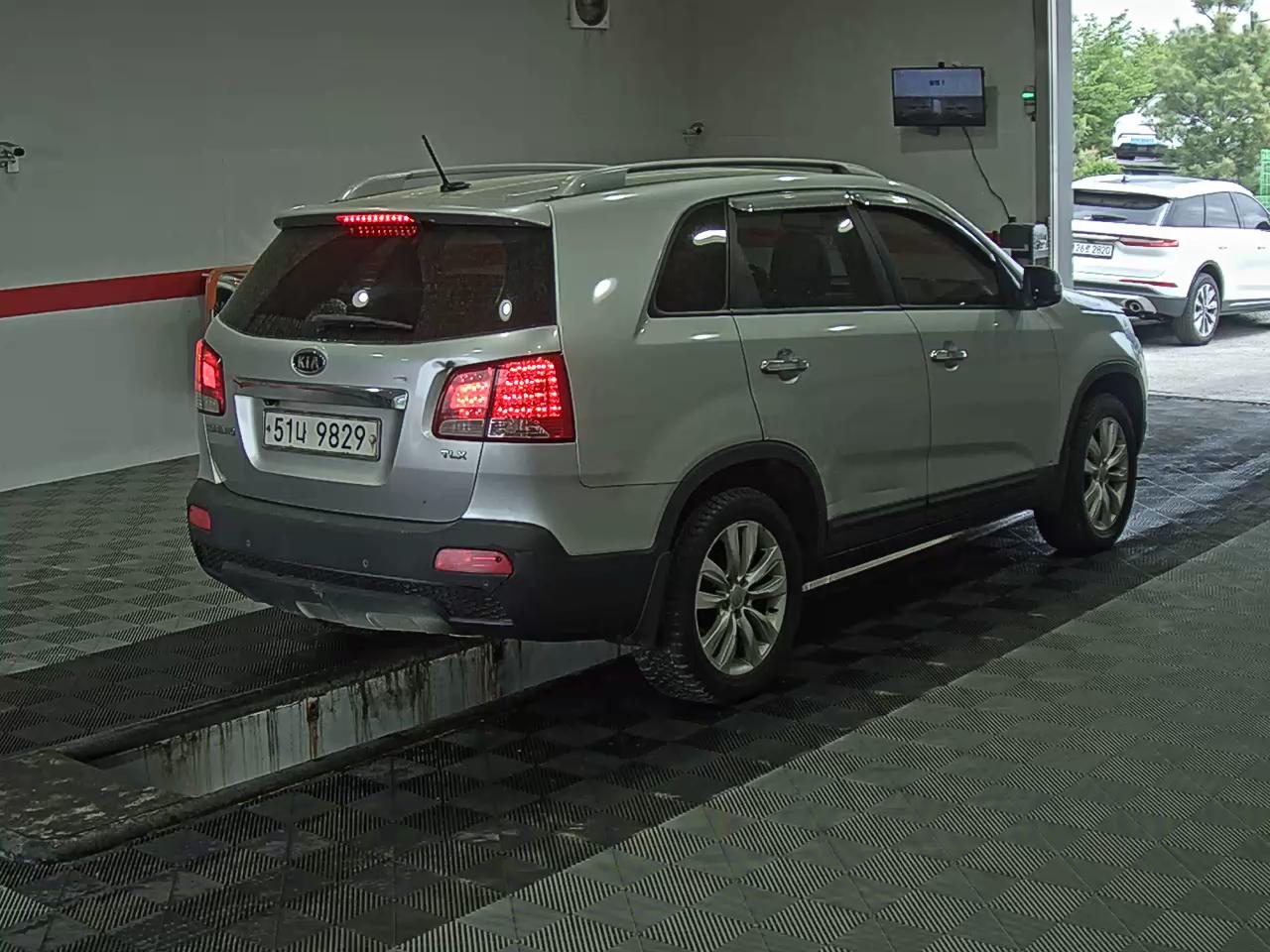 Kia Sorento 2011 - Image 4