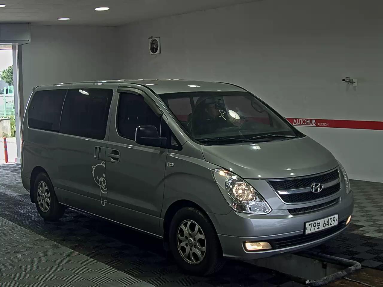 Hyundai Grand Starex 2016 - Image 2