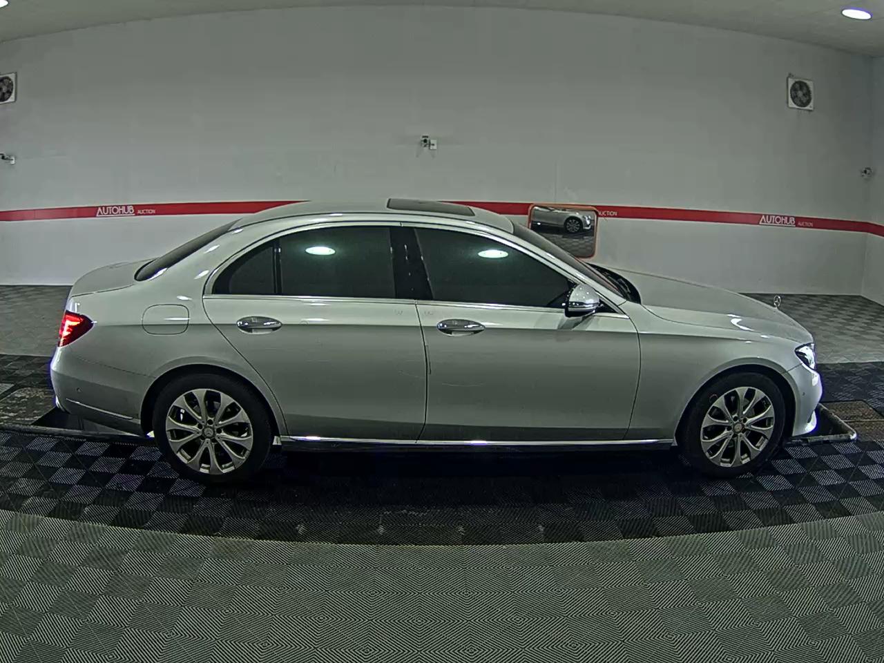 Mercedes-Benz E-Class 2017 - Image 3