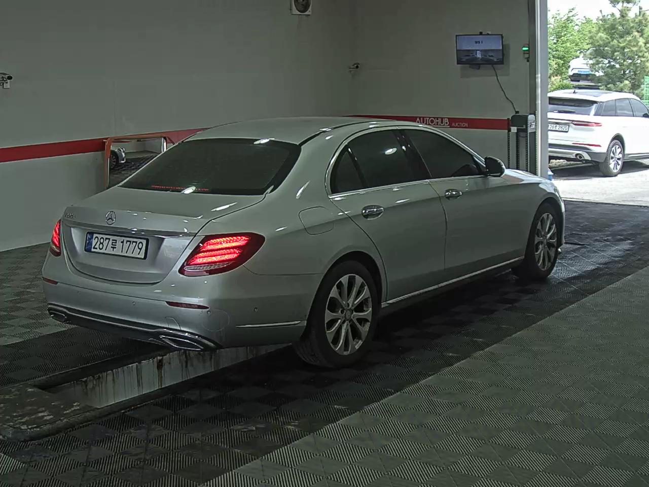 Mercedes-Benz E-Class 2017 - Image 4