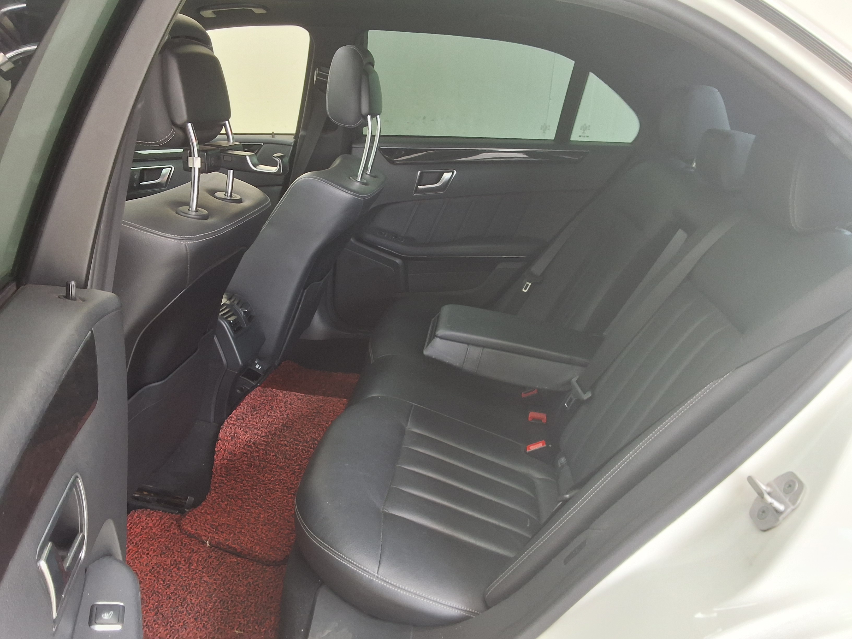 Mercedes-Benz E-Class 2016 - Image 11