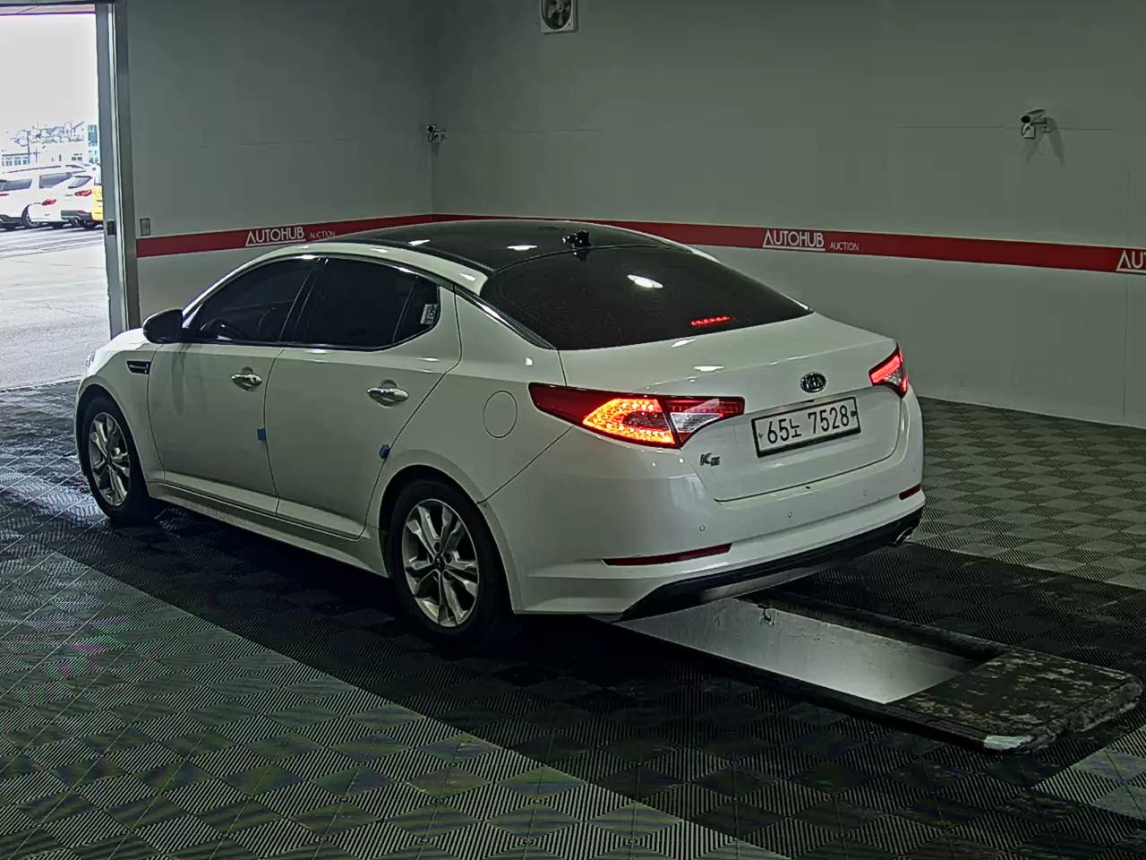 Kia K5 2011 - Image 5
