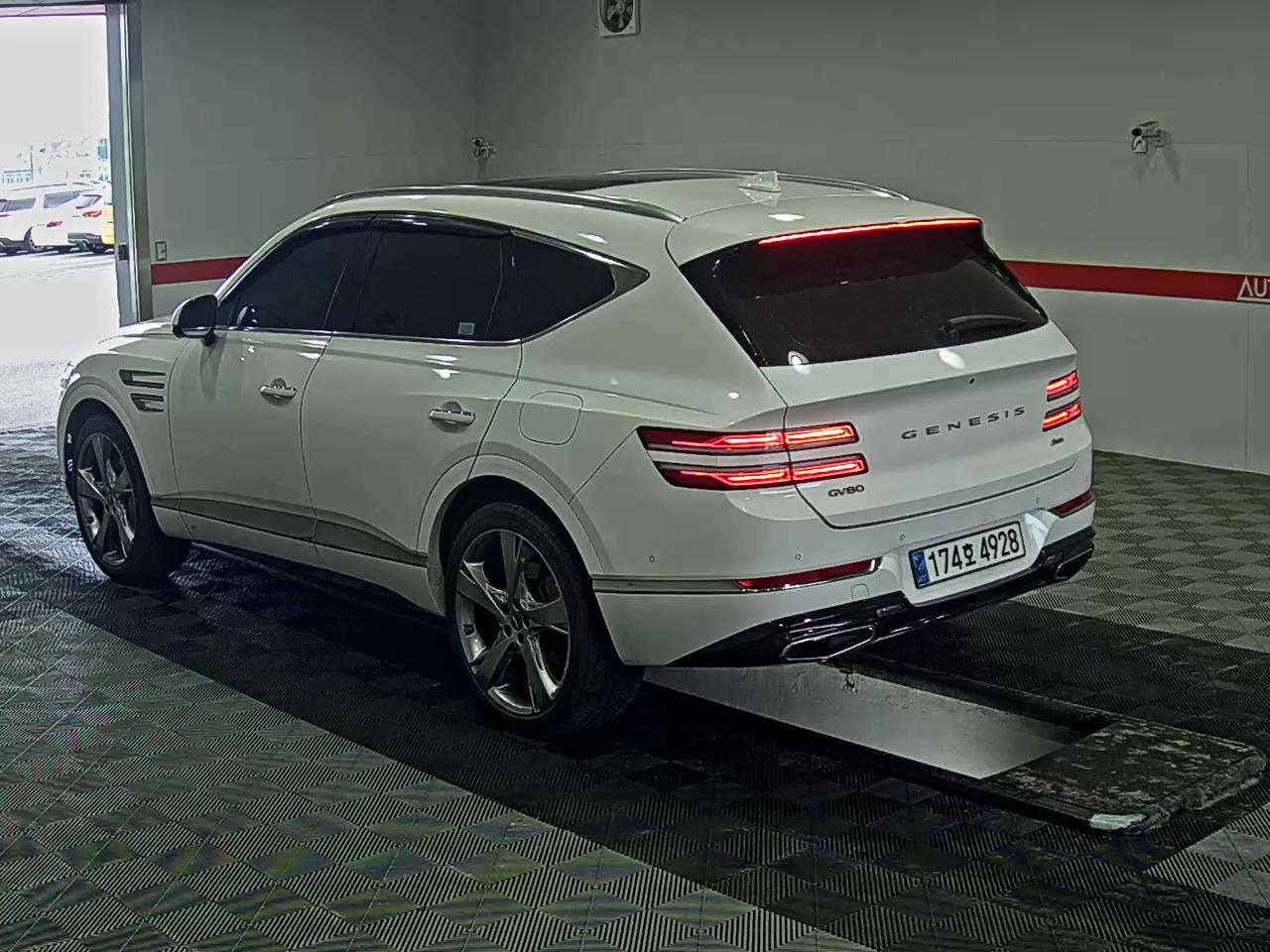 2023 - genesis gv80