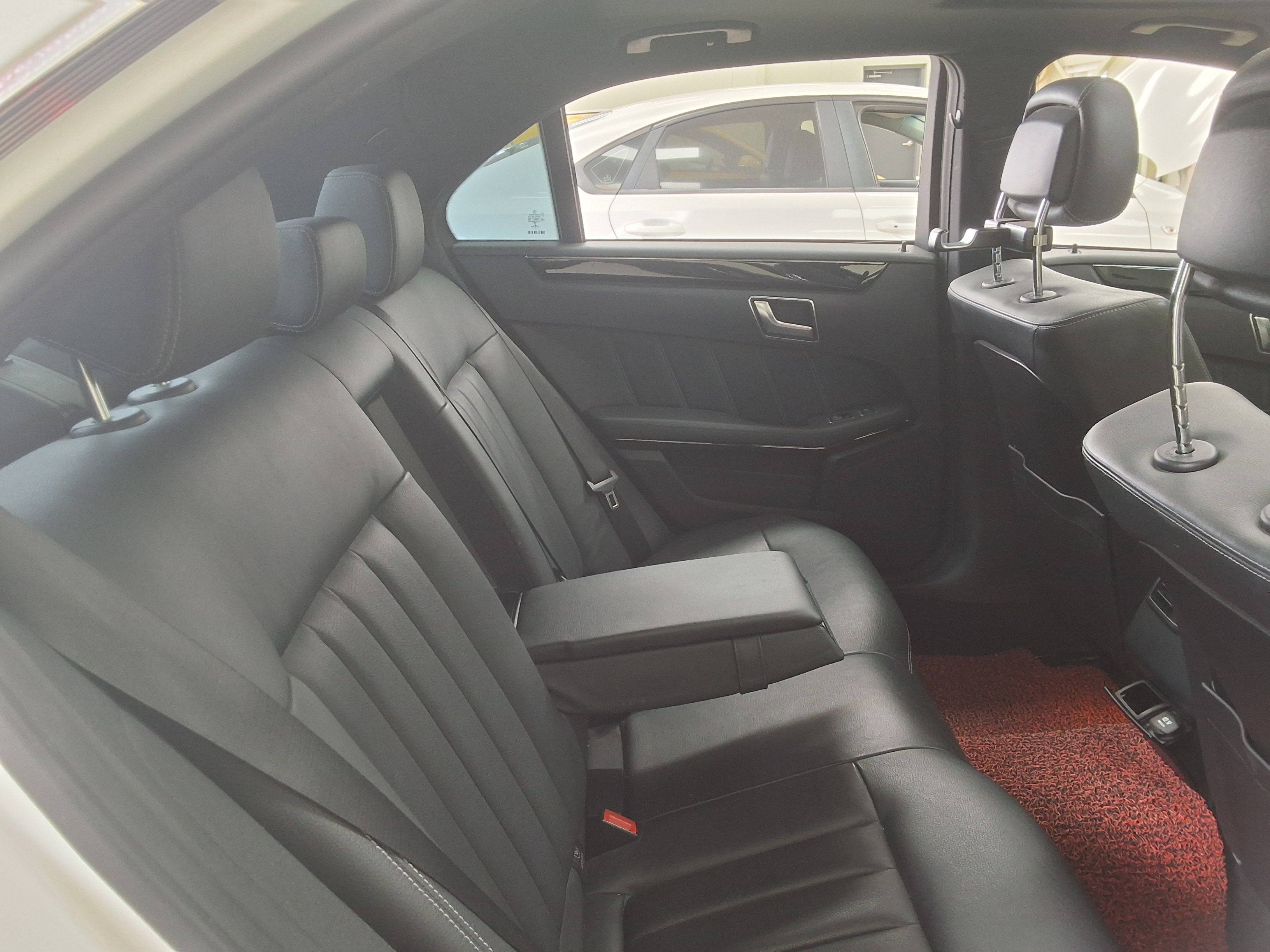 Mercedes-Benz E-Class 2016 - Image 12