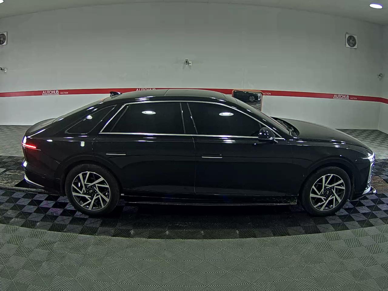Hyundai Grandeur 2023 - Image 3