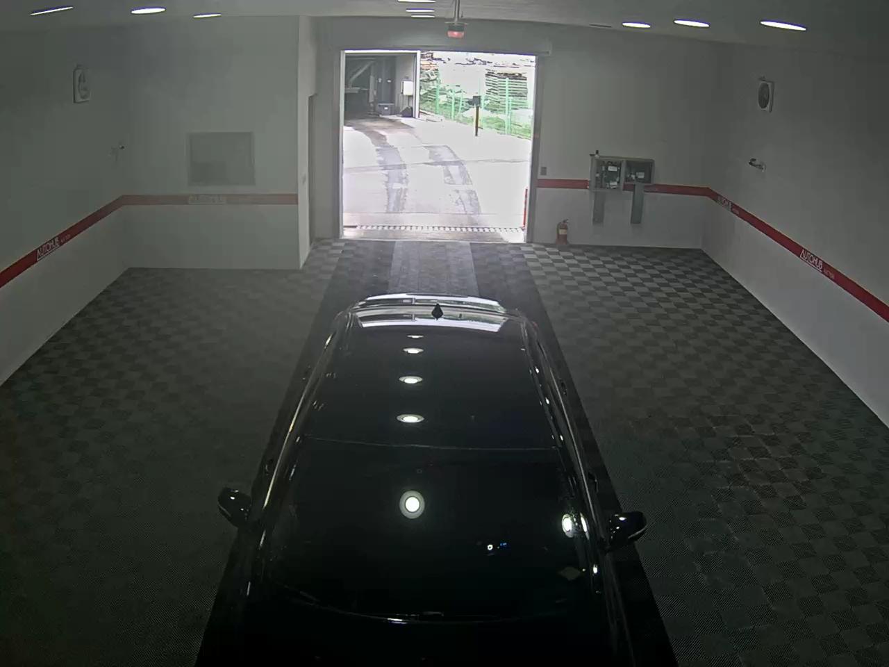 Genesis G80 2017 - Image 6