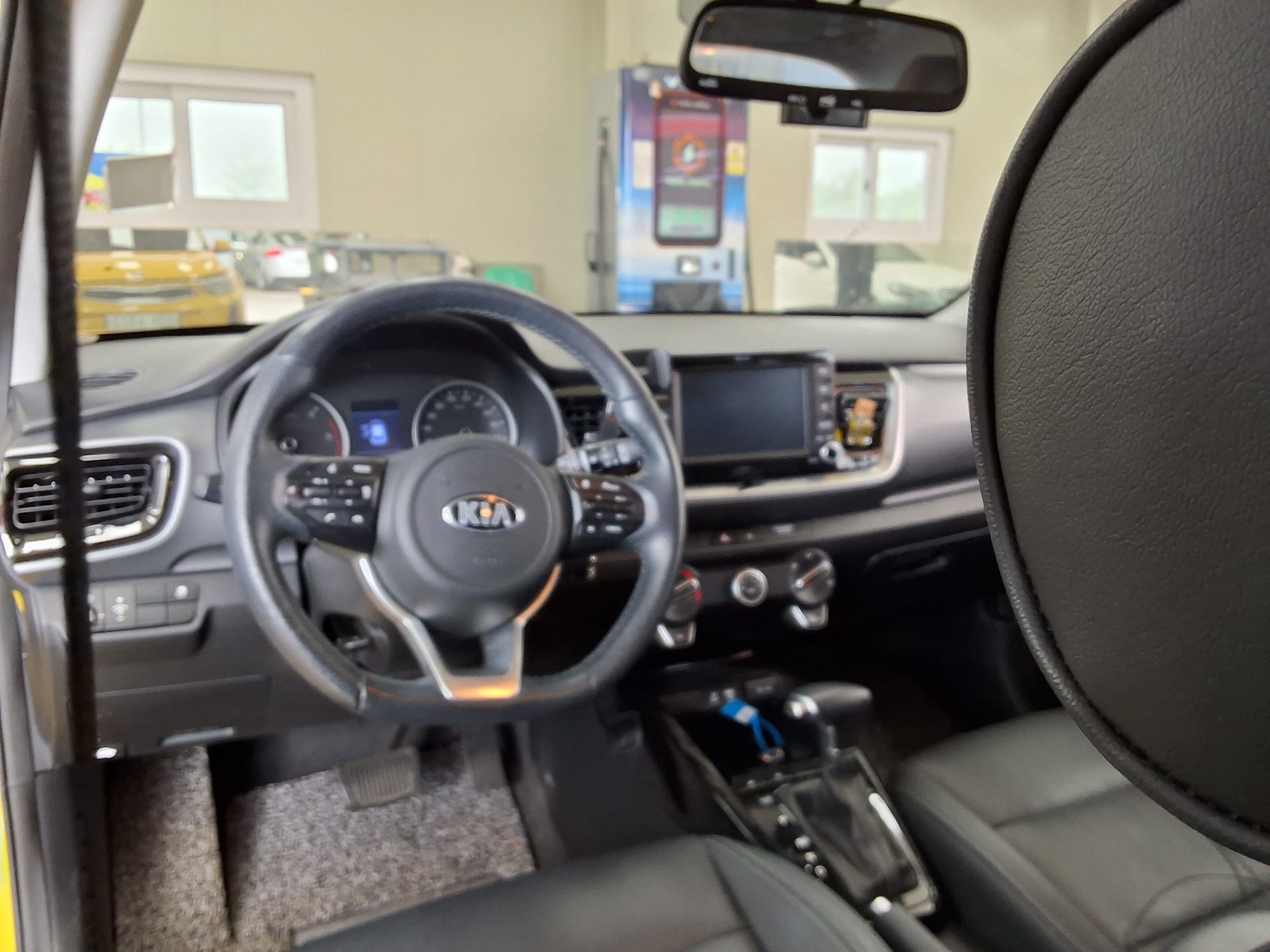 Kia Stonic 2018 - Image 10