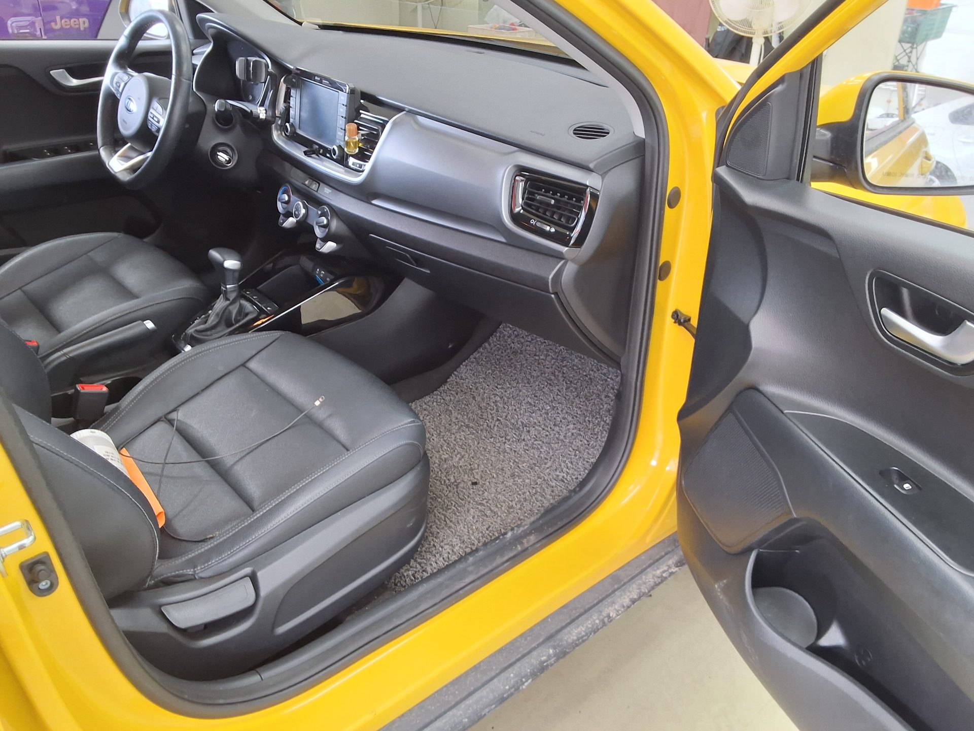 Kia Stonic 2018 - Image 13