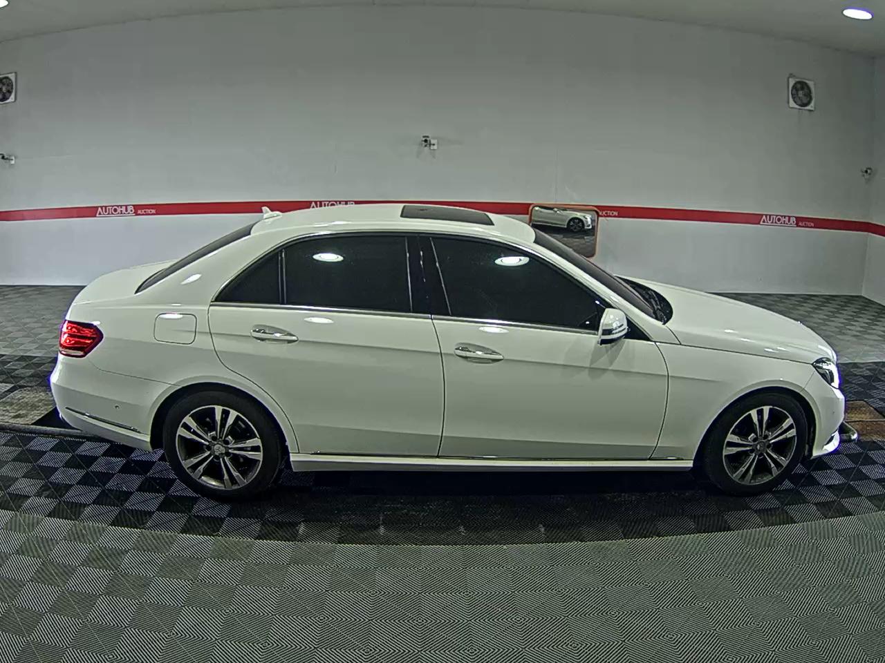 Mercedes-Benz E-Class 2016 - Image 3