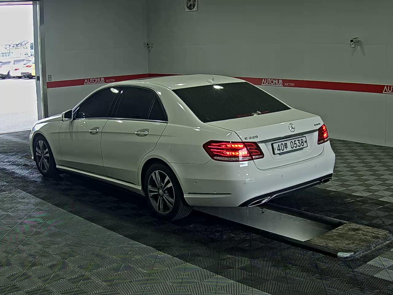 Mercedes-Benz E-Class 2016 - Image 5