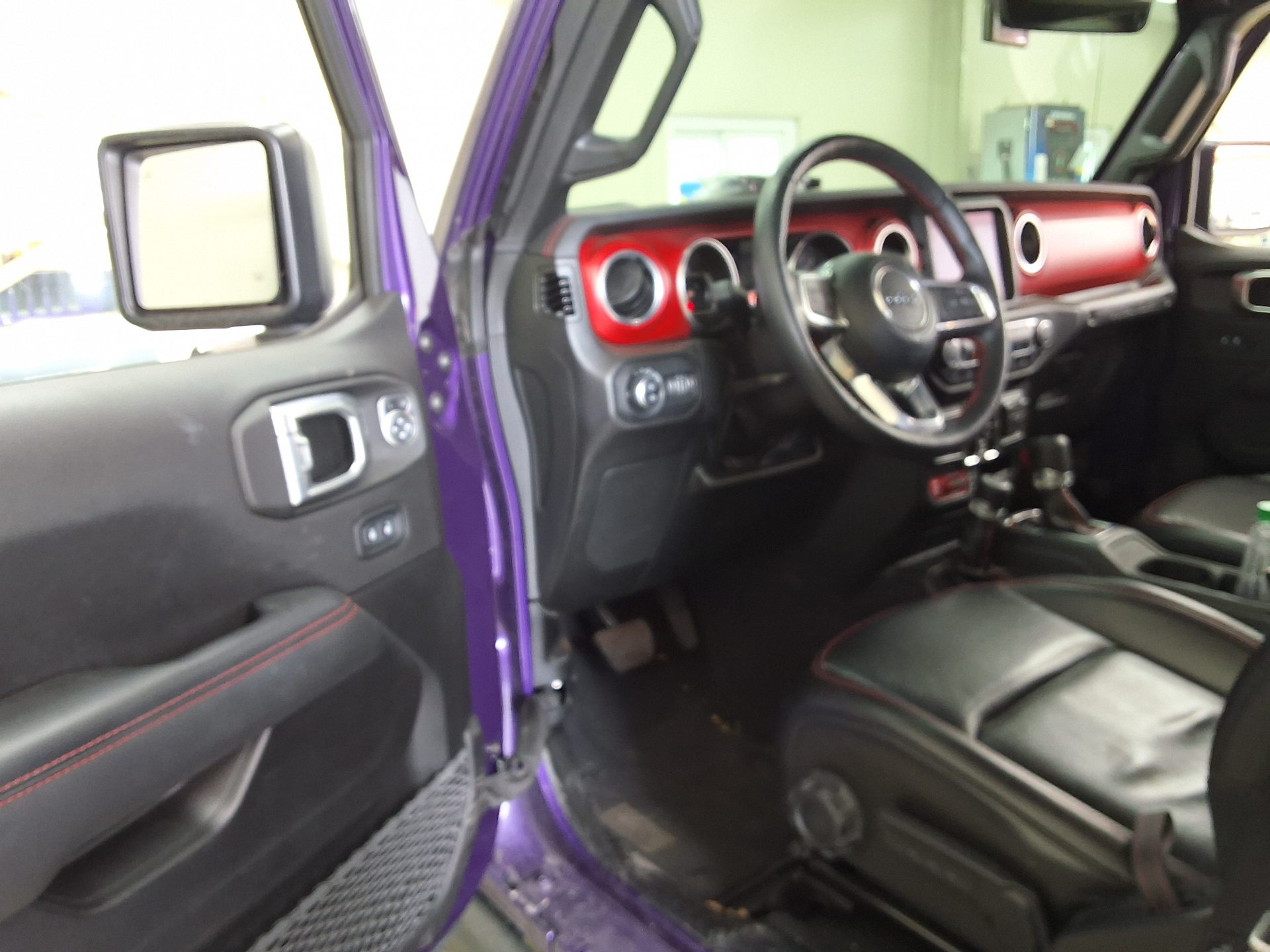 Jeep Wrangler 2023 - Image 9