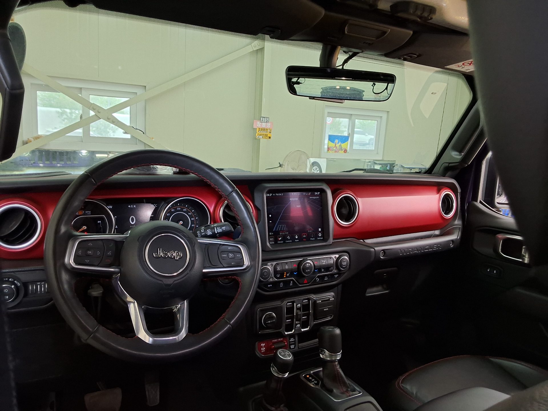 Jeep Wrangler 2023 - Image 10