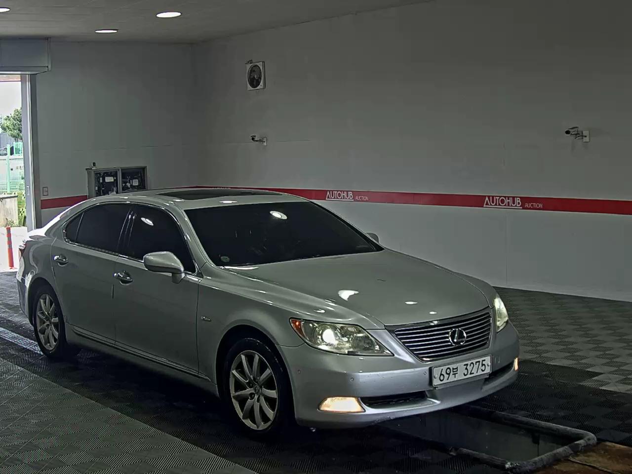 لكزس LS 2007 - صورة 2