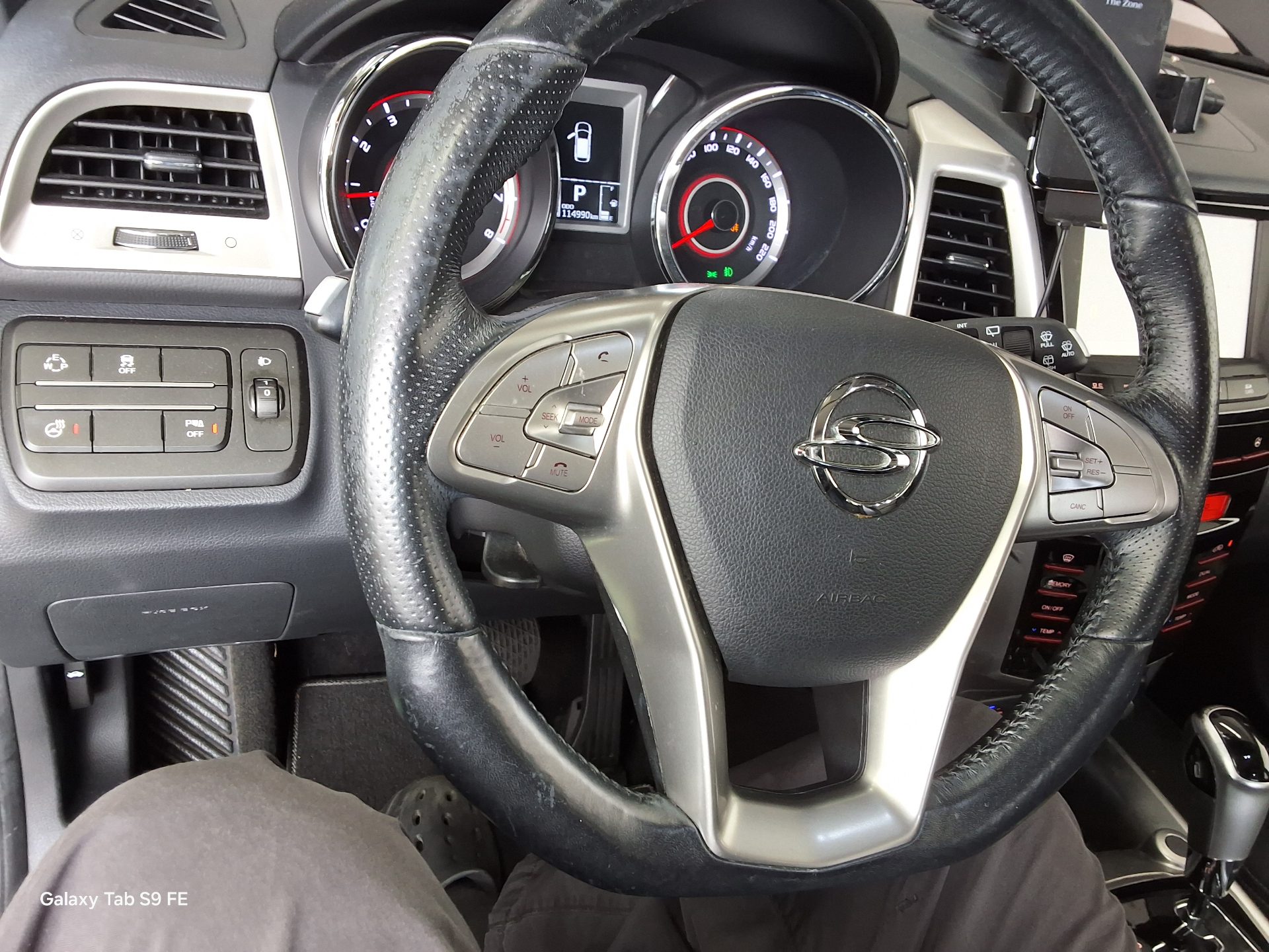 KG Mobility Tivoli 2015 - Image 16