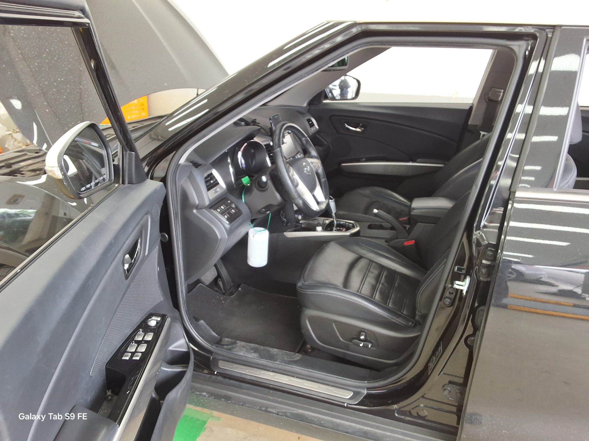 KG Mobility Tivoli 2015 - Image 9
