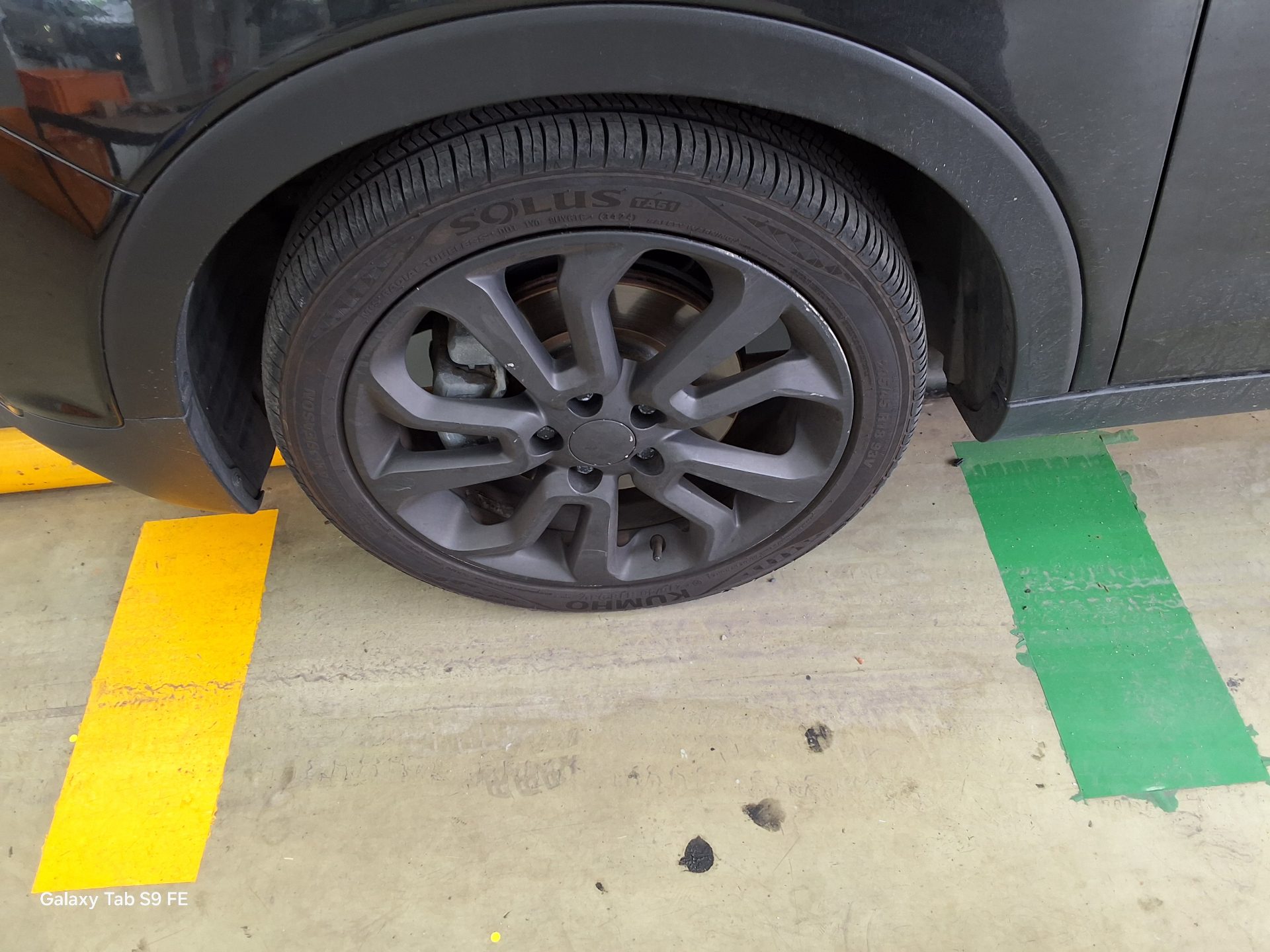 KG Mobility Tivoli 2015 - Image 21